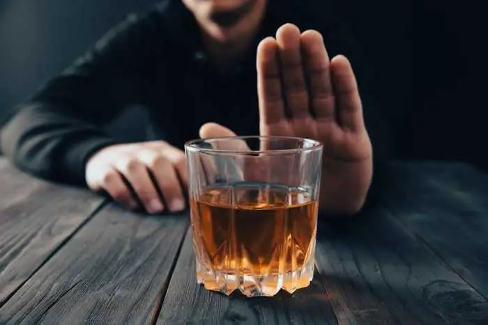 Combien de temps faut-il pour perdre du poids après avoir arrêté l'alcool