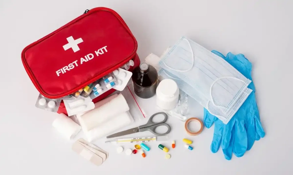 Pourquoi une trousse de secours est indispensable en voyage